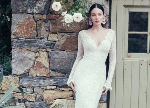 How to walk in an evening gown